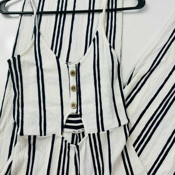 Love Tree White Pull on‎ Striped Wide Leg Spaghetti Straps Jumpsuit - Picture 6 of 12